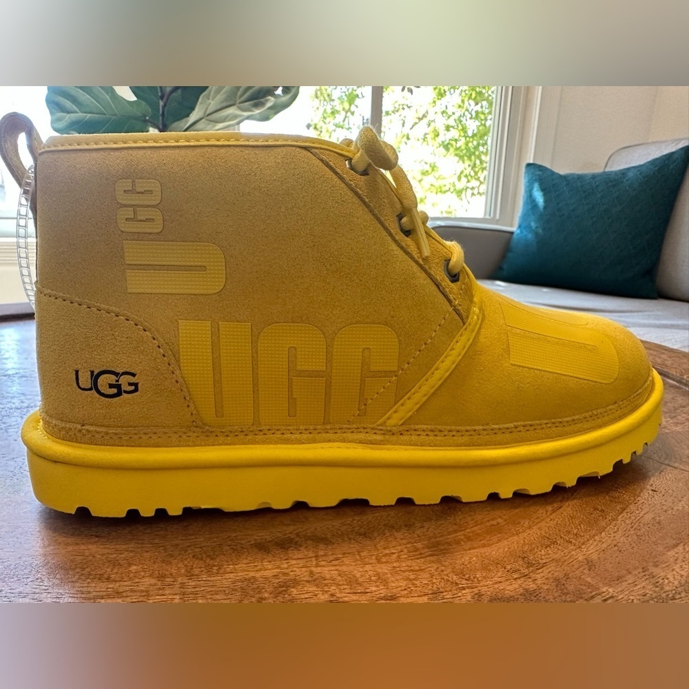 NEW Neumel Scatter Graphic Canary(yellow) size 10
